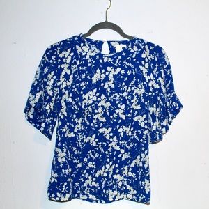 Floral blue shirt 💙